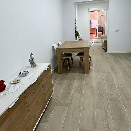 En Planta Baja Con Terraza * Barcelona